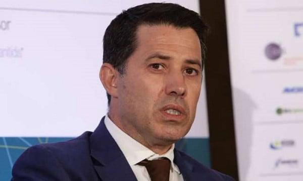 Σκάνδαλο Novartis: Ποιος είναι ο Νίκος Μανιάδακης, ο «εκλεκτός» της Τρόικας