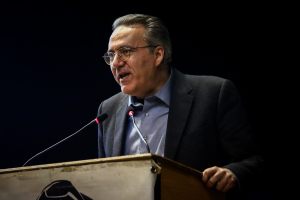 Πέντε σκέψεις με αφορμή τις φωτογραφίες των 200 της Καισαριανής