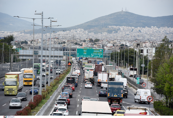 Κίνηση τώρα: Κυκλοφοριακή συμφόρηση στον Κηφισό, πού αλλού έχει μποτιλιάρισμα