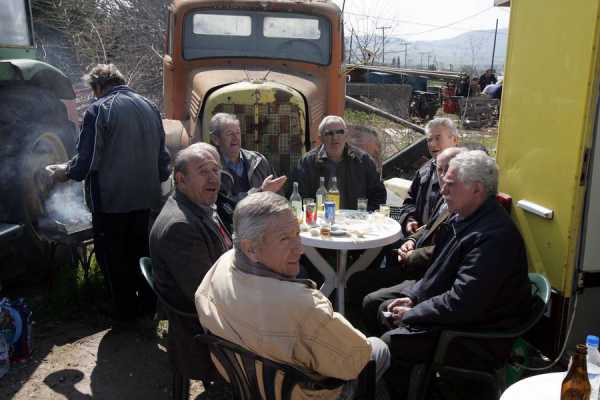 Συντάξεις: Ποιοι συνταξιούχοι πληρώνονται σήμερα και ποιοι την Μεγάλη Τετάρτη