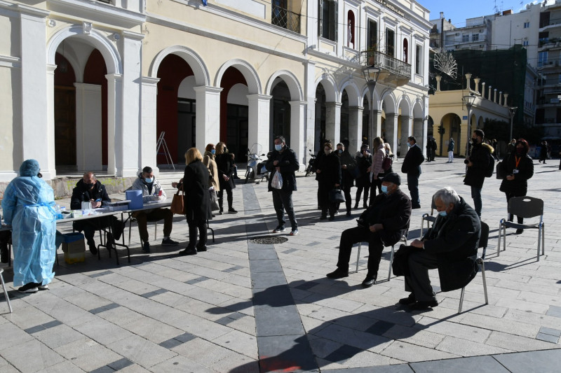 Εκτάκτως Χρυσοχοΐδης και Παπαγεωργίου στην Πάτρα, ραγδαία αύξηση των κρουσμάτων