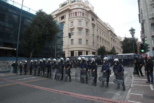 «Αστακός» η Αθήνα ενόψει επίσκεψης Ολάντ