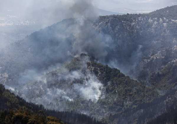 Συνεχίζεται ο «πύρινος εφιάλτης» στα Δερβενοχώρια