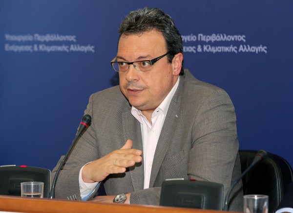 Φάμελλος: «Ούτε μία μέρα δεν θα καθυστερήσουν οι δασικοί χάρτες από τις πυρκαγιές»