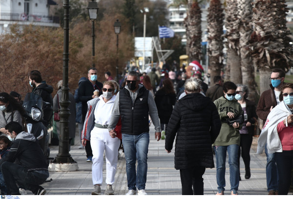 Πάνω από 2.500 τα κρούσματα σήμερα, 52 νεκροί, 545 οι διασωληνωμένοι