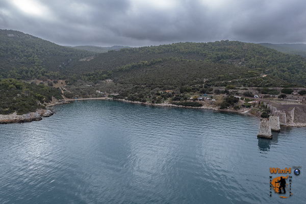 Η παραλία της Αττικής που κρύβει μυστηριώδη ιστορία