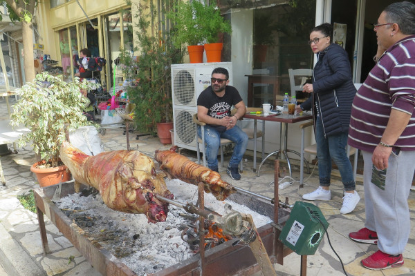 Με τι καιρό θα φουρνίσουμε ή θα σουβλίσουμε αρνί το Πάσχα