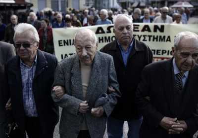 Tο ΔΝΤ απαιτεί επιπλέον περικοπές έως 400 ευρω σε 1,6 εκατ. συντάξεις