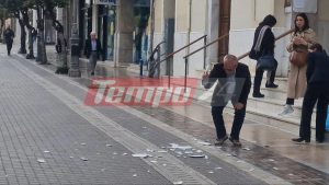 Πάτρα: Το θορυβώδες έθιμο του Μεγάλου Σαββάτου στην πρώτη Ανάσταση (Εικόνες - Βίντεο)