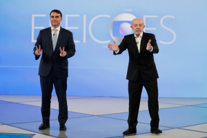 Βραζιλία: Στις κάλπες για τη μεγάλη αναμέτρηση Λούλα – Μπολσονάρου με φόντο το πολιτικό μέλλον της χώρας
