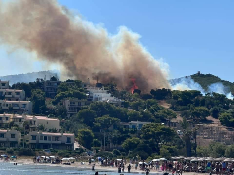 Χωρίς ενεργό μέτωπο η φωτιά στην Κάτω Ποσειδωνία Λαυρίου