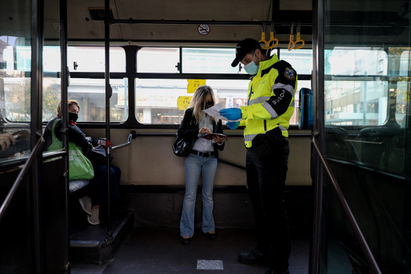 Κι επίσημα η ημερομηνία που βάζει «ταφόπλακα» στα sms στο 13033