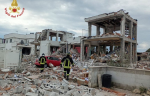 Έκρηξη μετά από διαρροή σε φιάλη φυσικού αερίου στη Ρώμη - Μια πολυκατοικία κατέρρευσε