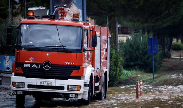 Κακοκαιρία «Μπάλλος»: Κατέρρευσε κι άλλο μπαλκόνι από κτίριο στη Μεταμόρφωση