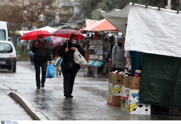 Καιρός: Τριήμερη επιδείνωση με βροχές, σκόνη και θυελλώδεις ανέμους