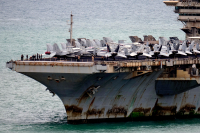 Σοκάρει η εικόνα του USS Abraham Lincoln: Σκούριασε έπειτα από 286 μέρες στη θάλασσα