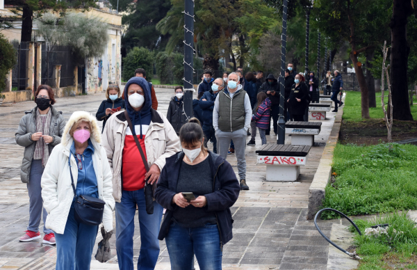 Κορονοϊός: Κάτω από 400 οι διασωληνωμένοι, 15.557 νέα κρούσματα και 57 νεκροί το τελευταίο 24ωρο