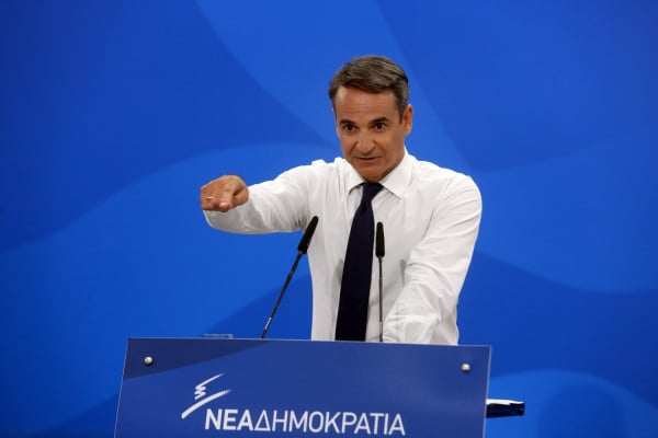 Μητσοτάκης: Συγχαρητήρια στους δυο στρατιωτικούς για το κουράγιο, τη λεβεντιά, και την αυτοπεποίθηση τους