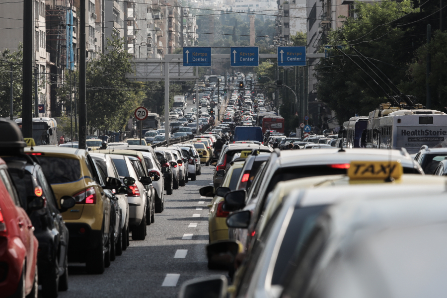 Δημοπρασίες της ΑΑΔΕ: «Χαρίζουν» Mercedes με τιμή εκκίνησης 500 ευρώ