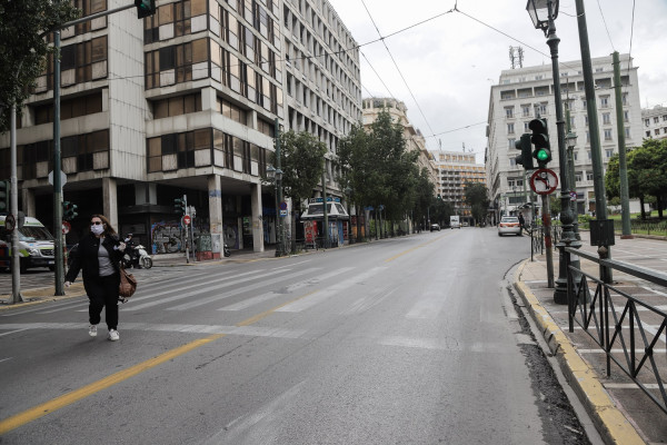 Τον... χαβά τους ορισμένοι - Ανοίγουν καφέ, κομμωτήρια, καφέ και ταβέρνες παρά την απαγόρευση