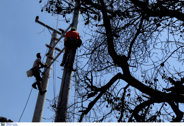 Ξεκίνησε σε 11 περιοχές η υπογειοποίηση των καλωδίων της ΔΕΗ