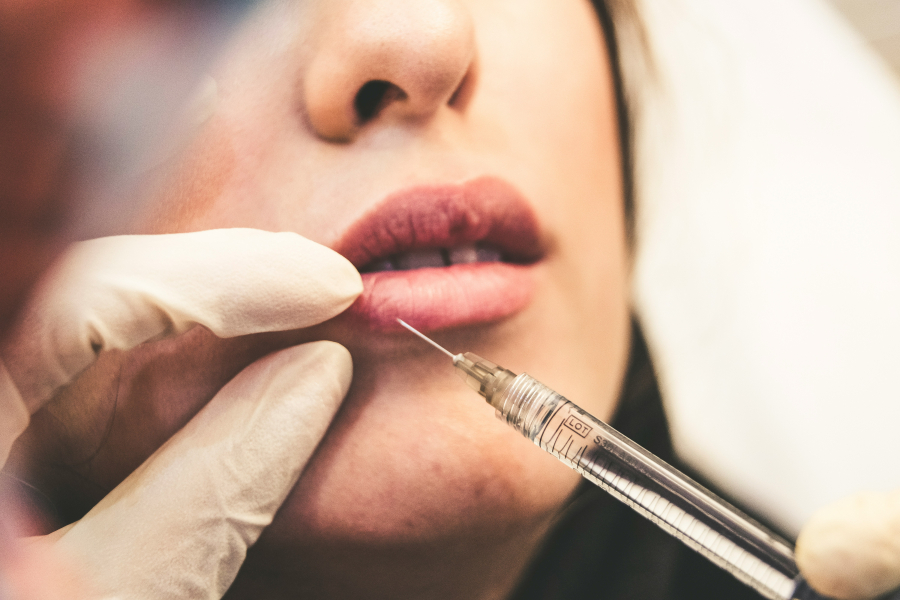 Καμπανάκι δερματολόγων για botox και αισθητικούς «μαϊμού»