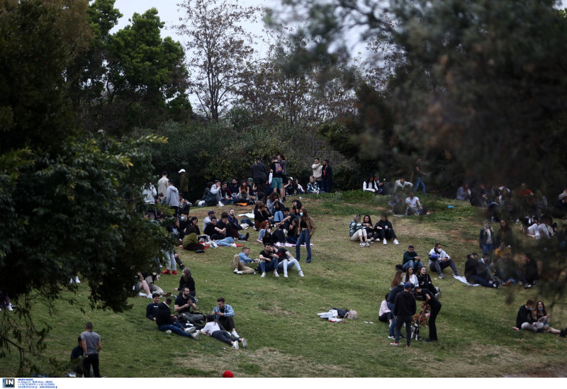 Κορονοϊός: Πάνω από 3.800 τα κρούσματα, ρεκόρ νεκρών και διασωληνωμένων