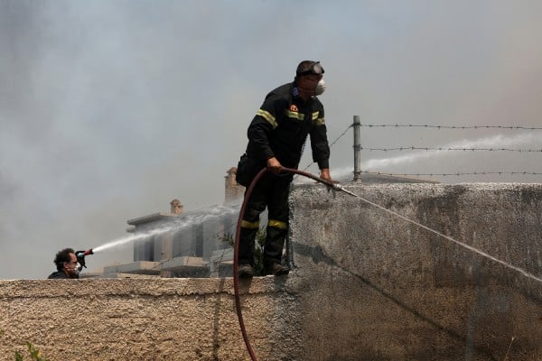 Σε δύο μέτωπα καίει η φωτιά στην Ανάληψη Αμαλιάδας