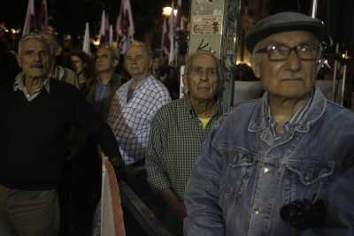 Το σχέδιο για το Ασφαλιστικό - Αύξηση εισφορών για να γλιτώσουν οι συντάξεις