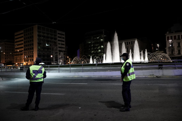 Εκατοντάδες πρόστιμα το Σάββατο για «κορονοπάρτι», μάσκες, μετακίνηση και σε ιδιοκτήτες καταστημάτων (λίστα)