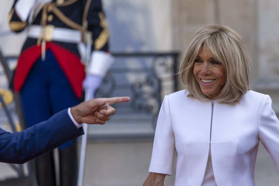 Η Μπριζίτ Μακρόν θα εμφανιστεί στη σειρά Emily in Paris