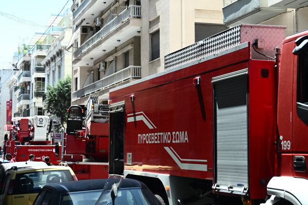 Φωτιά τώρα σε διαμέρισμα στην Αθήνα