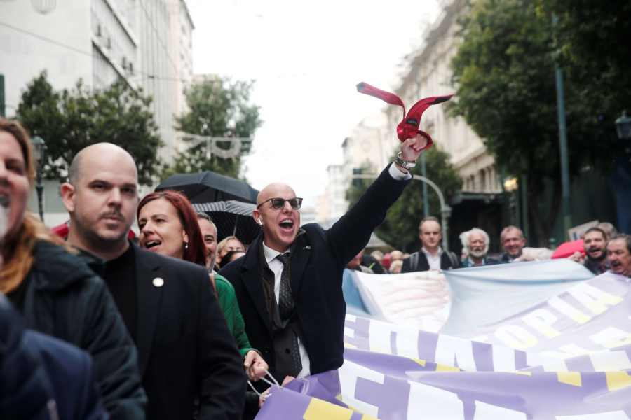 Ποιες υποθέσεις εξαιρούνται από την καθολική αποχή των δικηγόρων με απόφαση των συλλόγων