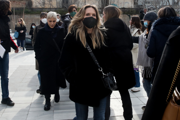 Εβελίνα Παπούλια: «Έχω συγχωρήσει τον Πέτρο Φιλιππίδη»