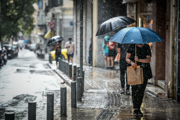 Με καταιγίδες η μισή χώρα, 40άρια στην υπόλοιπη, ποιες περιοχές βάζει στο στόχαστρο η κακοκαιρία Petar, ενεργοποίηση 112 - Live η πορεία της