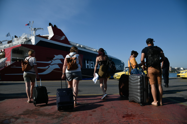 ΓΣΕΕ: Άπιαστο όνειρο οι διακοπές για πάνω από 1.5 εκατ. εργαζόμενους στην Ελλάδα