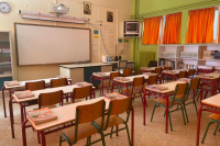 Κλειστά σχολεία λόγω καύσωνα: Ο κλαυσίγελος συνεχίζεται, έξαλλοι οι γονείς, απαξίωση της εκπαίδευσης