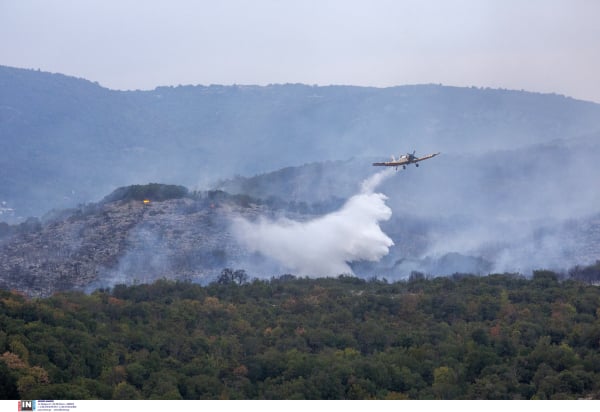 Φωτιά τώρα στο Ρέθυμνο - Ρίψεις και από 2 ελικόπτερα