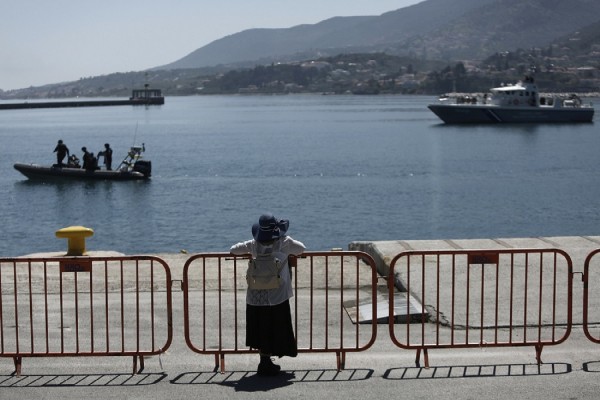 Περισυλλογή 128 προσφύγων σε Οινούσσες και Χίο