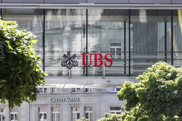 Η UBS παραμένει αισιόδοξη για τις ελληνικές τράπεζες