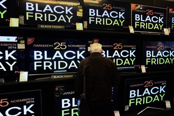 Η Black Friday εκτός από εκπτώσεις είχε και εργασιακές παραβάσεις