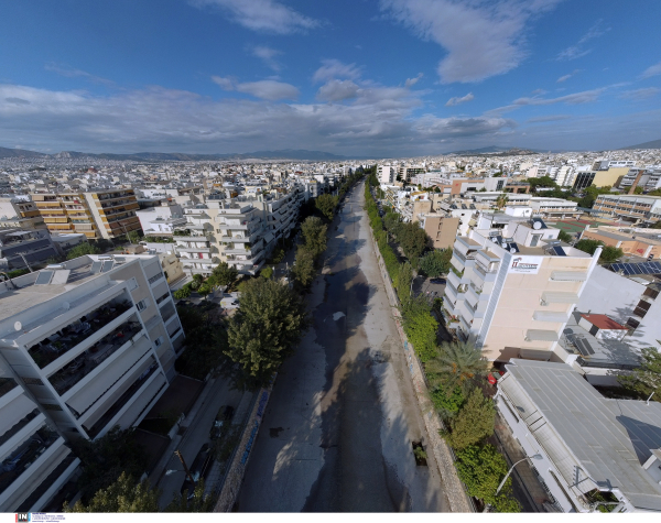 Σοβαρό τροχαίο στην Ποσειδώνος, κλειστή η κυκλοφορία στο σημείο