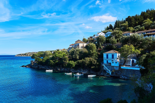 Φρίκες... το μαγευτικό ψαροχώρι της Ιθάκης (βίντεο)