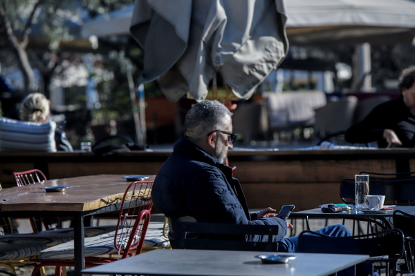 Οργή στη Νέα Σμύρνη: Έδιωξαν κακήν κακώς ζευγάρι ηλικιωμένων από καφετέρια - Η καταγγελία και η απάντηση