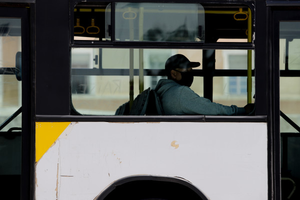 Χωρίς κλιματισμό μετρό και λεωφορεία το καυτό Σαββατοκύριακο