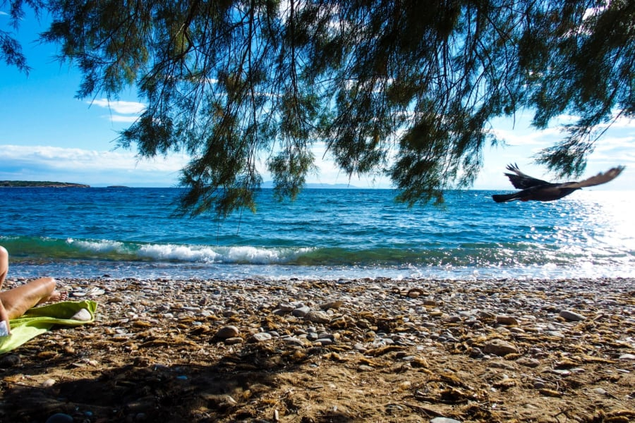 Καιρός: Με 35αρια και βροχές σήμερα Κυριακή - Δείτε τις περιοχές