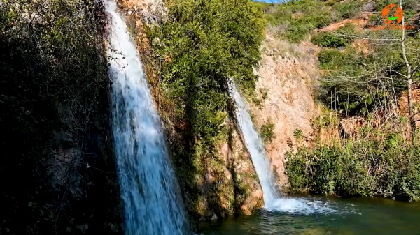 Ο διπλός καταρράκτης Βαλανάρη της Πεντέλης (βίντεο)