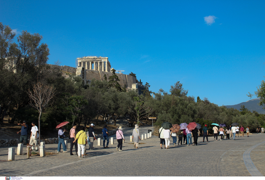 Κλείνει και... η Ακρόπολη